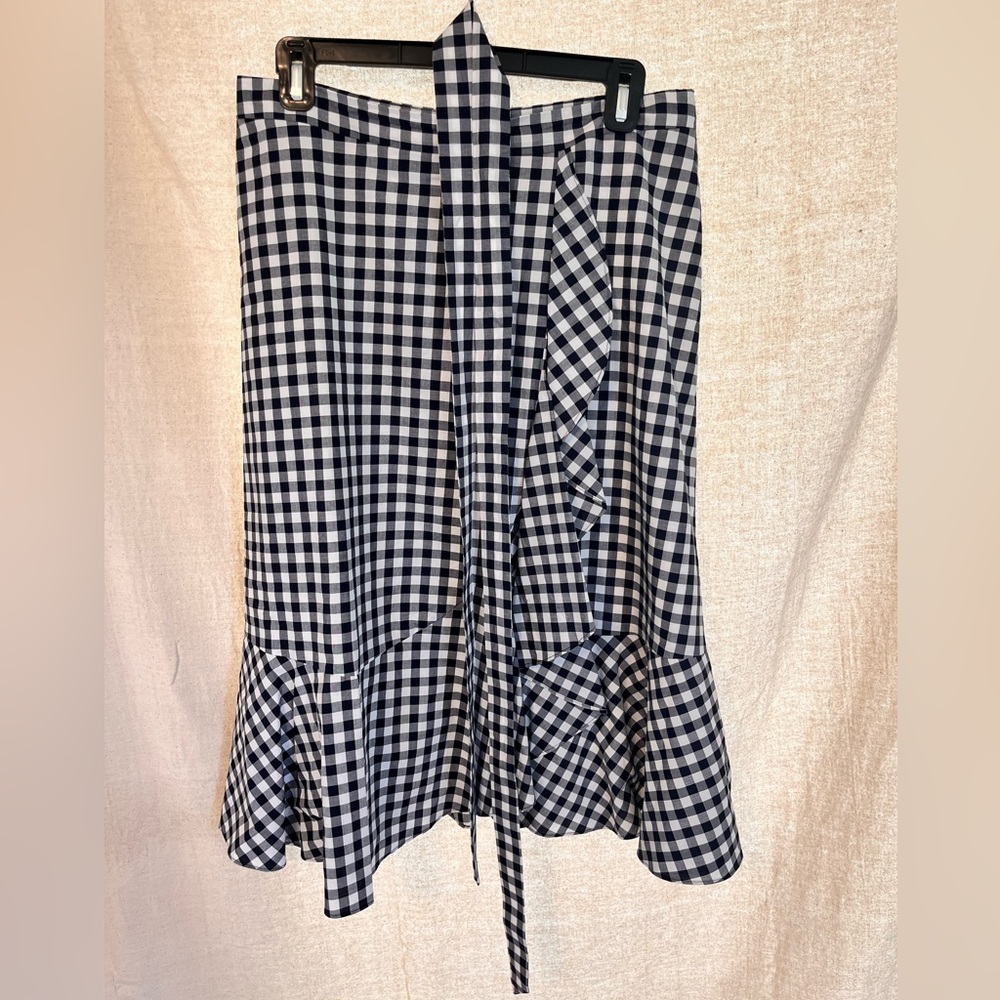 Back and white Gingham Wrap Skirt, Talbots, Women’s 8, Spring, Modest, Picnic